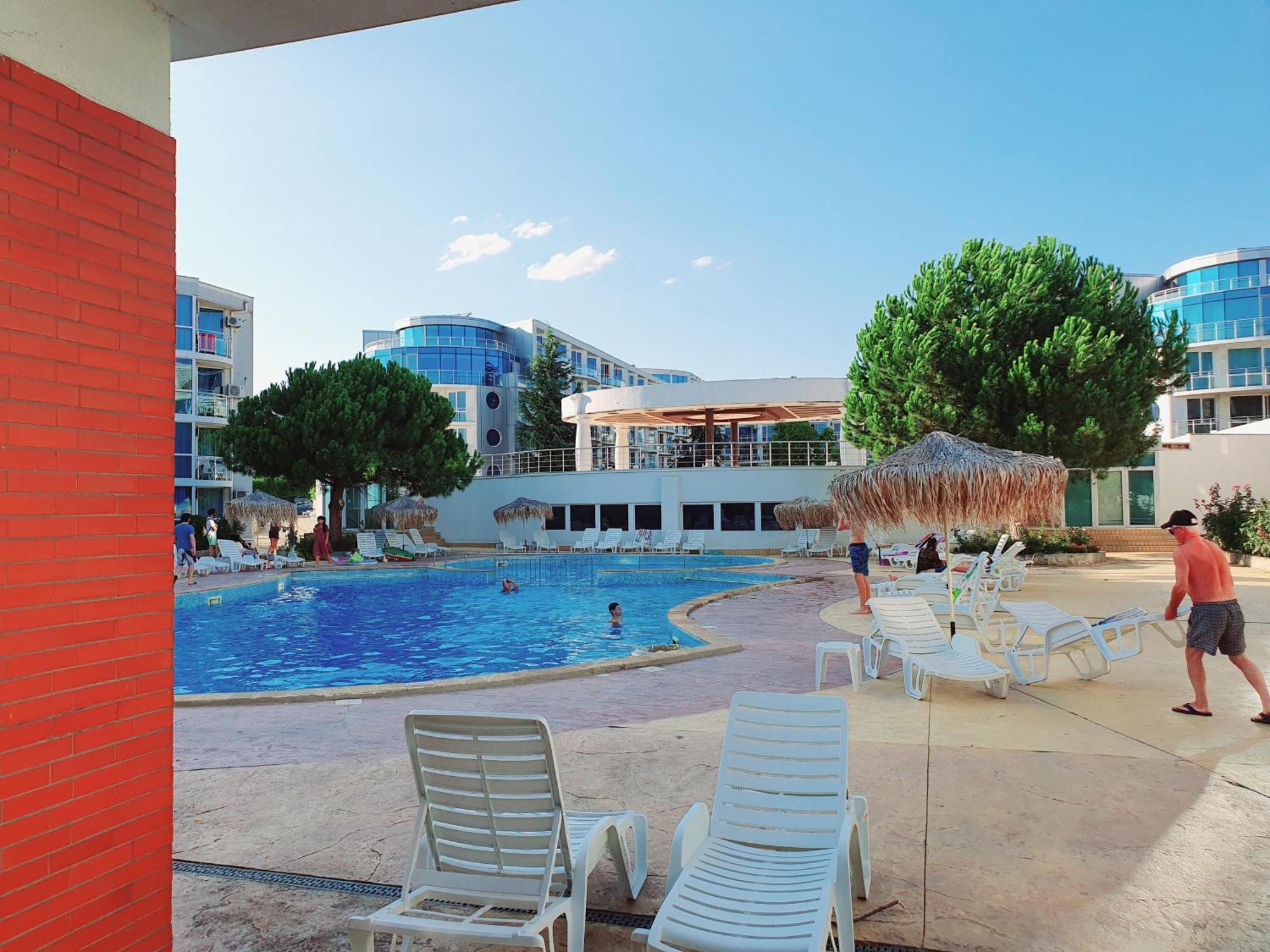 Elena'S Lux Aparthotel - Town & Sea View - Atlantis Spa Sarafovo Exterior foto